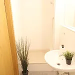 Hotel Zentrum - Komplettes Zimmer, Hochbett, Android Tv & Eigenem Bad - Perfekt Fuer Familien & Gruppen *