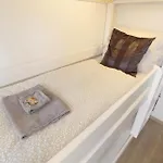Zentrum - Komplettes Zimmer, Hochbett, Android Tv & Eigenem Bad - Perfekt Fuer Familien & Gruppen Hotel Ulma