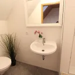Hotel Zentrum - Komplettes Zimmer, Hochbett, Android Tv & Eigenem Bad - Perfekt Fuer Familien & Gruppen *
