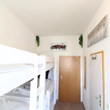 Hotel Zentrum - Komplettes Zimmer, Hochbett, Android Tv & Eigenem Bad - Perfekt Fuer Familien & Gruppen *