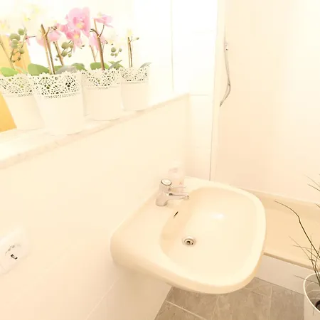 Hotel Zentrum - Komplettes Zimmer, Hochbett, Android Tv & Eigenem Bad - Perfekt Fuer Familien & Gruppen *