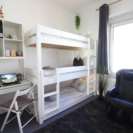 Zentrum - Komplettes Zimmer, Hochbett, Android Tv & Eigenem Bad - Perfekt Fuer Familien & Gruppen Hotel Ulm