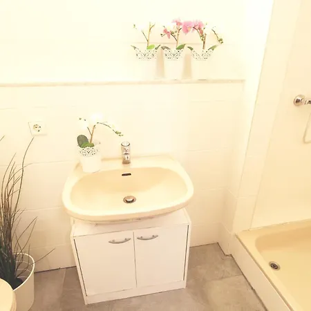 Zentrum - Komplettes Zimmer, Hochbett, Android Tv & Eigenem Bad - Perfekt Fuer Familien & Gruppen