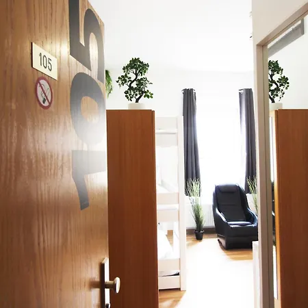 Hotel Zentrum - Komplettes Zimmer, Hochbett, Android Tv & Eigenem Bad - Perfekt Fuer Familien & Gruppen