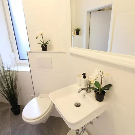 Zentrum - Komplettes Zimmer, Hochbett, Android Tv & Eigenem Bad - Perfekt Fuer Familien & Gruppen ホテル