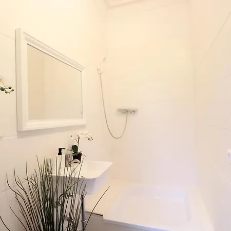 Hotel Zentrum - Komplettes Zimmer, Hochbett, Android Tv & Eigenem Bad - Perfekt Fuer Familien & Gruppen *