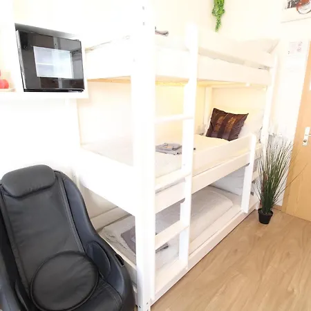 Zentrum - Komplettes Zimmer, Hochbett, Android Tv & Eigenem Bad - Perfekt Fuer Familien & Gruppen Hotel