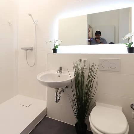 Zentrum - Komplettes Zimmer, Hochbett, Android Tv & Eigenem Bad - Perfekt Fuer Familien & Gruppen Hotel *