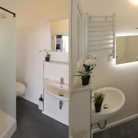 Zentrum - Komplettes Zimmer, Hochbett, Android Tv & Eigenem Bad - Perfekt Fuer Familien & Gruppen Hotel