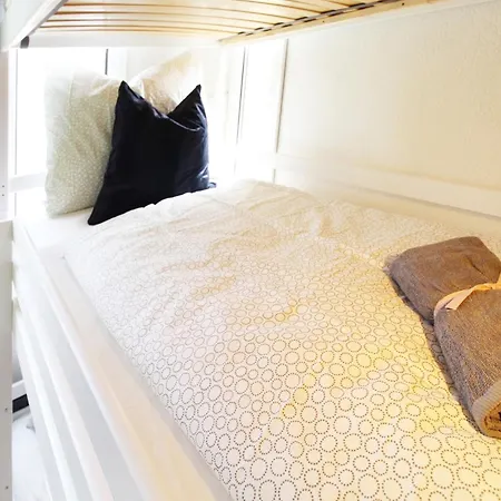 Hotel Zentrum - Komplettes Zimmer, Hochbett, Android Tv & Eigenem Bad - Perfekt Fuer Familien & Gruppen