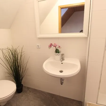 Hotel Zentrum - Komplettes Zimmer, Hochbett, Android Tv & Eigenem Bad - Perfekt Fuer Familien & Gruppen *