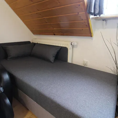 Zentrum - Komplettes Zimmer, Hochbett, Android Tv & Eigenem Bad - Perfekt Fuer Familien & Gruppen *