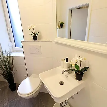 Zentrum - Komplettes Zimmer, Hochbett, Android Tv&eigenem Bad - Perfekt Für Familien&gruppen Ulm