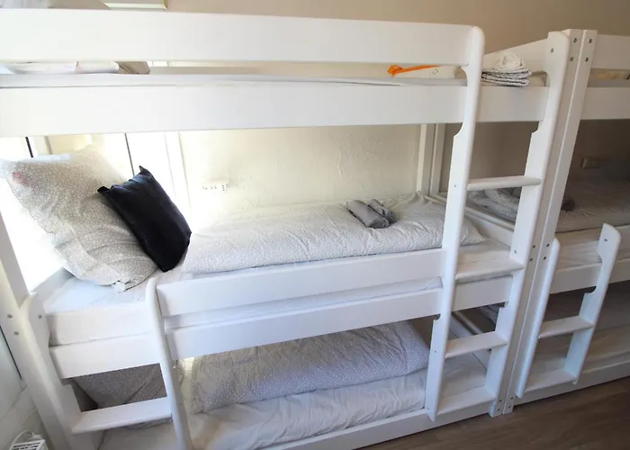 Отель Zentrum - Komplettes Zimmer, Hochbett, Android Tv & Eigenem Bad - Perfekt Fuer Familien & Gruppen *