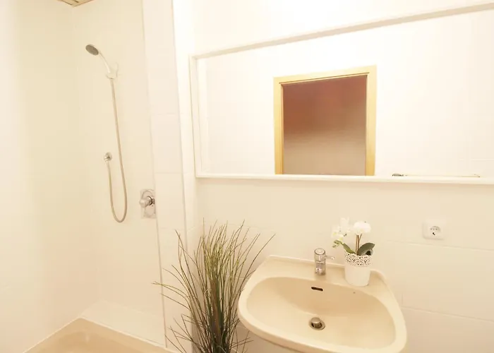 Zentrum - Komplettes Zimmer, Hochbett, Android Tv & Eigenem Bad - Perfekt Fuer Familien & Gruppen * Ульм