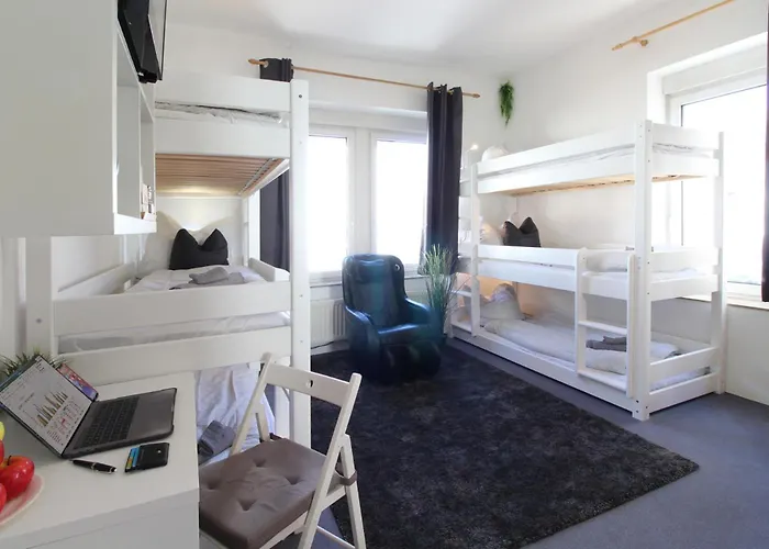 Zentrum - Komplettes Zimmer, Hochbett, Android Tv & Eigenem Bad - Perfekt Fuer Familien & Gruppen *