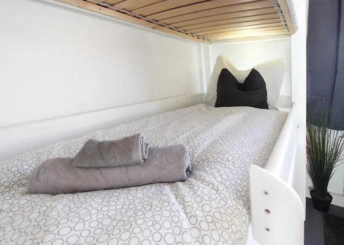 Zentrum - Komplettes Zimmer, Hochbett, Android Tv & Eigenem Bad - Perfekt Fuer Familien & Gruppen Отель