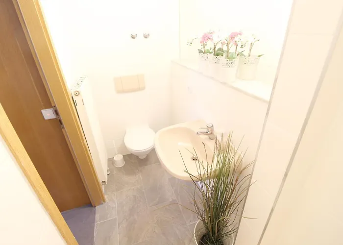 Zentrum - Komplettes Zimmer, Hochbett, Android Tv & Eigenem Bad - Perfekt Fuer Familien & Gruppen *