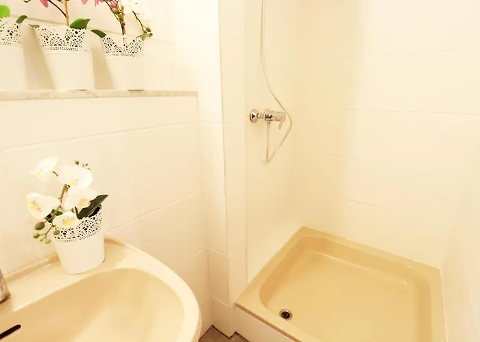 Zentrum - Komplettes Zimmer, Hochbett, Android Tv & Eigenem Bad - Perfekt Fuer Familien & Gruppen Отель Ульм