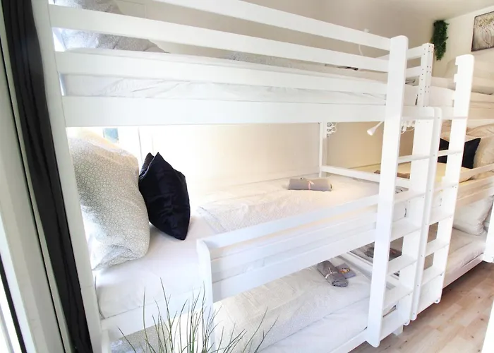 Zentrum - Komplettes Zimmer, Hochbett, Android Tv & Eigenem Bad - Perfekt Fuer Familien & Gruppen Отель