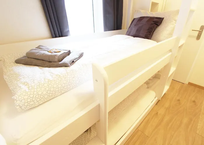 Zentrum - Komplettes Zimmer, Hochbett, Android Tv & Eigenem Bad - Perfekt Fuer Familien & Gruppen