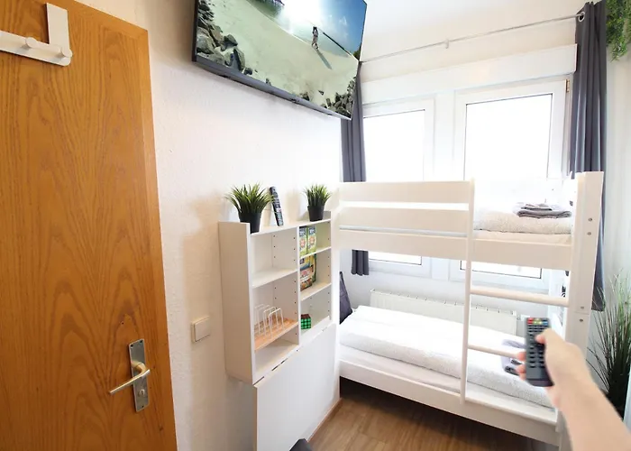 Zentrum - Komplettes Zimmer, Hochbett, Android Tv & Eigenem Bad - Perfekt Fuer Familien & Gruppen Отель *