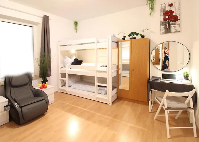 Zentrum - Komplettes Zimmer, Hochbett, Android Tv & Eigenem Bad - Perfekt Fuer Familien & Gruppen *