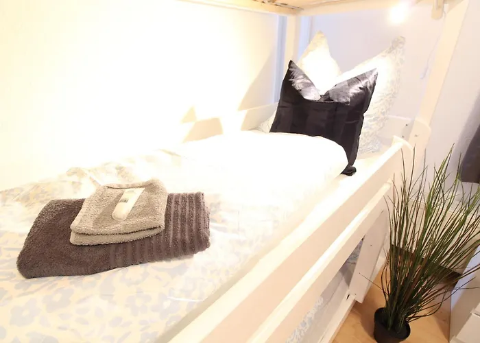 Отель Zentrum - Komplettes Zimmer, Hochbett, Android Tv & Eigenem Bad - Perfekt Fuer Familien & Gruppen