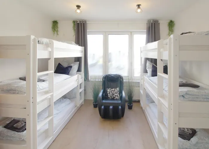 Отель Zentrum - Komplettes Zimmer, Hochbett, Android Tv & Eigenem Bad - Perfekt Fuer Familien & Gruppen Ульм