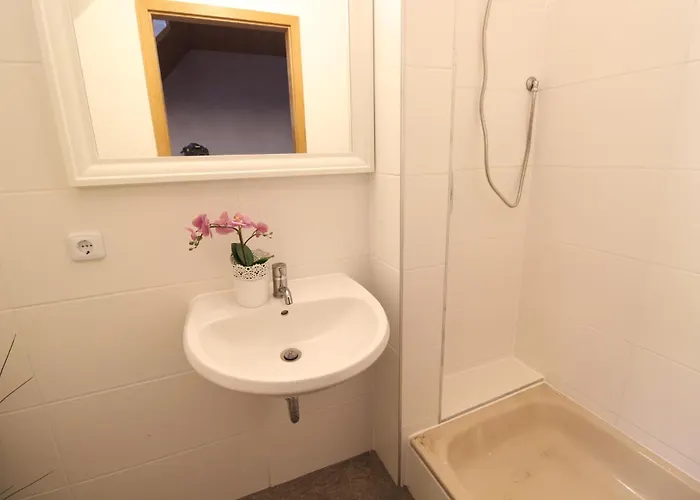 Zentrum - Komplettes Zimmer, Hochbett, Android Tv & Eigenem Bad - Perfekt Fuer Familien & Gruppen * Ульм